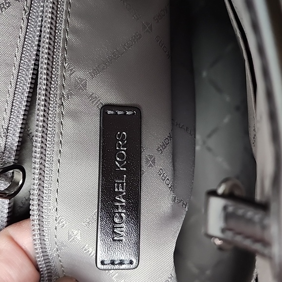 Michael Kors Jet Set Medium Carryall Tote Bag Silver Multi NWT - Picture 6 of 13